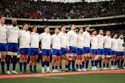 FFR - French rugby team sings anthems