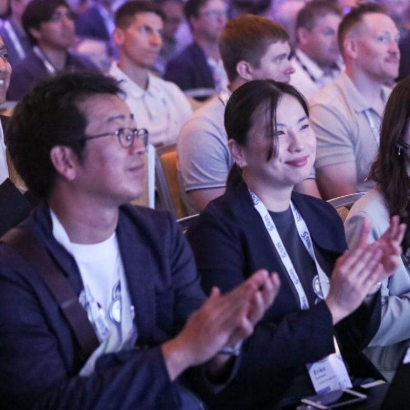 Pink cube and attendees at SAS Innovate on Tour