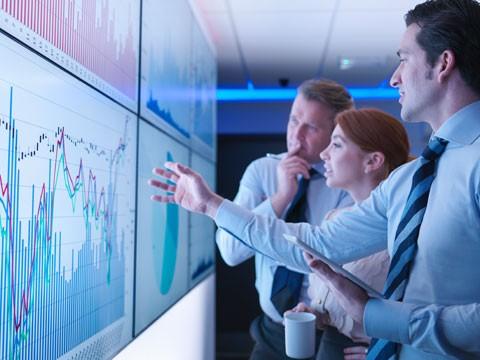 business-people-graphs-screen-m business-people-graphs-screen-m