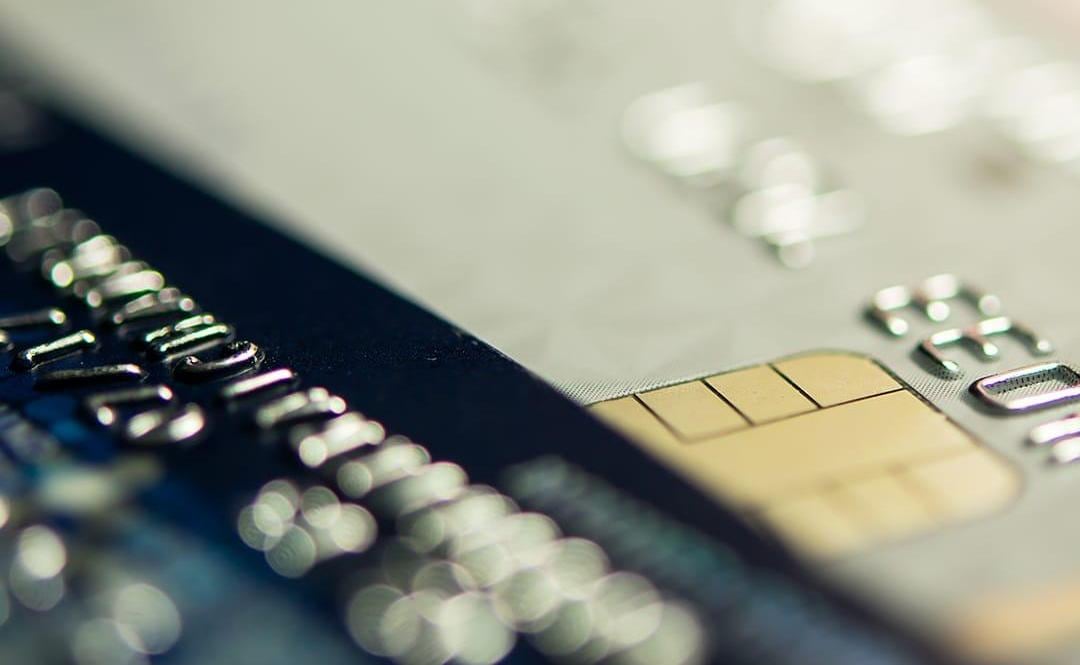 Acercamiento de una tarjeta de crédito