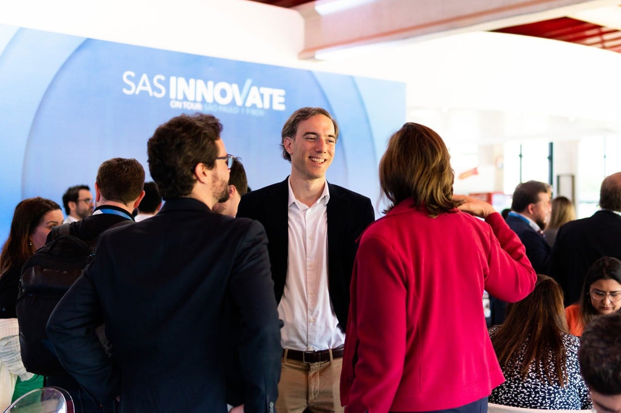 SAS Innovate attendees networking.