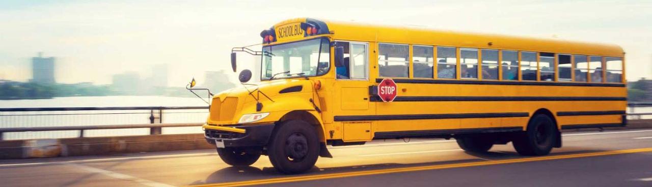 Autobus della scuola giallo