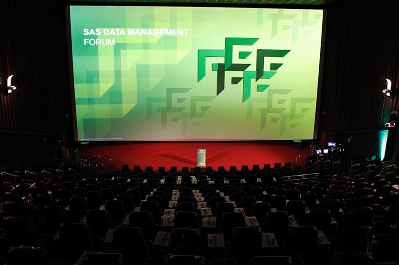 SAS Data Management Forum - Foto da sala de cinema. Pronta para receber os participantes. 
