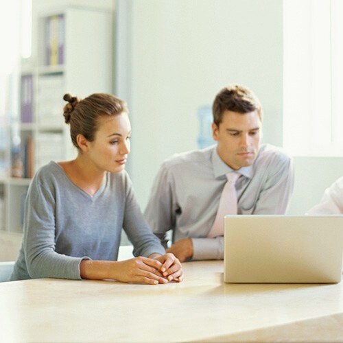 woman-man-looking-laptop