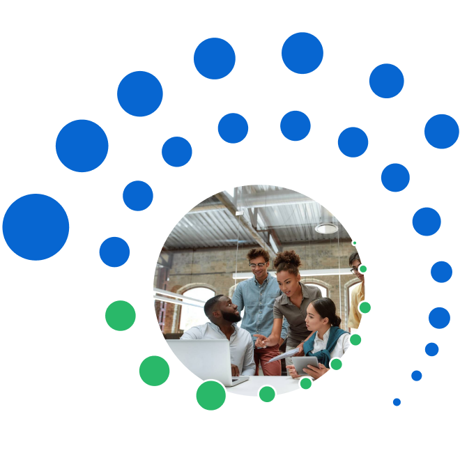 Grupo diversificado de colegas de trabalho no escritório