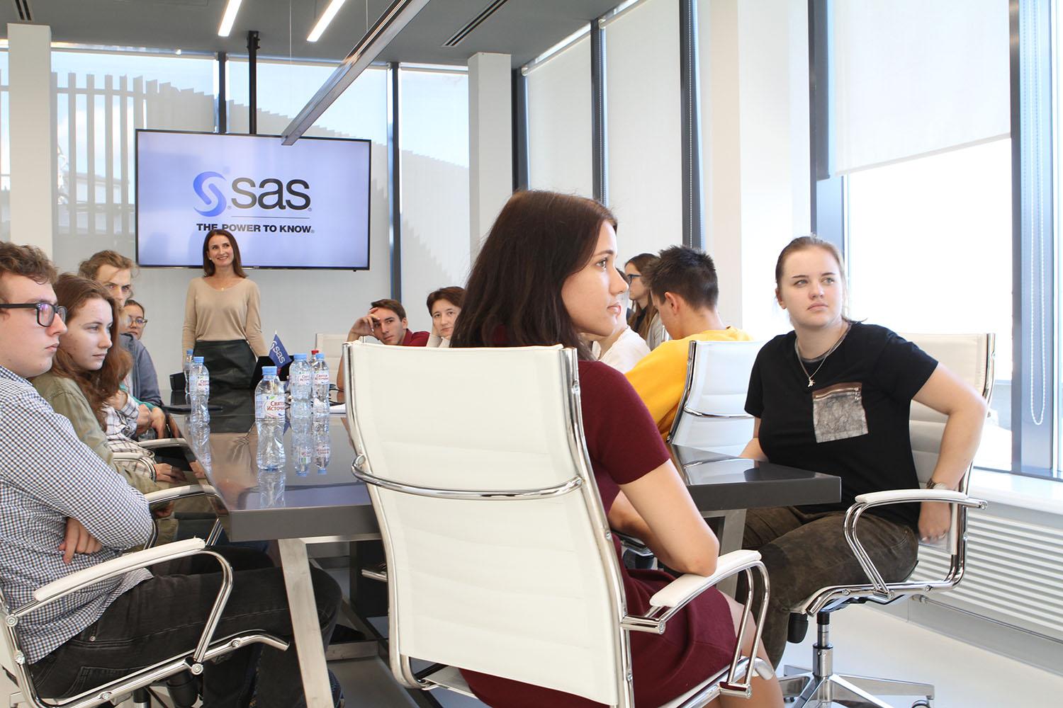 Students listening presentation