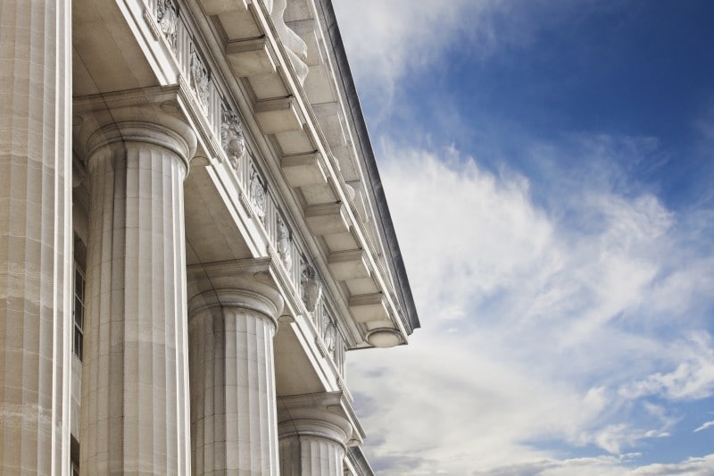 Government-building-with-columns
